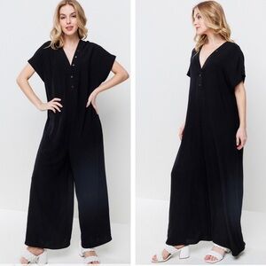 💯 polyester NWT green jumpsuit